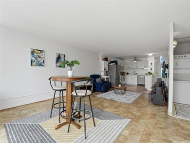 Motivated Seller!! Don't miss this well-maintained 2 bed/2 bath - photo 10