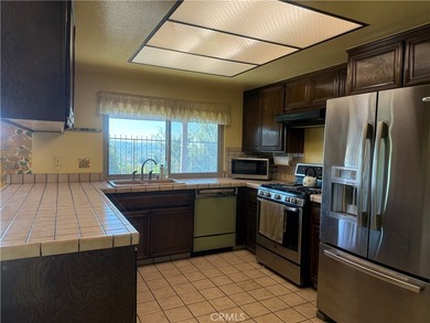 SINGLE STORY VIA VERDE HOME LOCATED ON A QUIET CUL-DE-SAC - photo 11