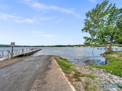 Executive Southern Living Home Near Lake Guntersville in the - photo 11