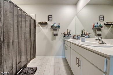 Don't miss this like-new 2024 D.R. Horton Aria model in vibrant - photo 14