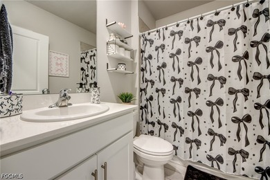 Don't miss this like-new 2024 D.R. Horton Aria model in vibrant - photo 17