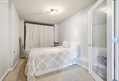 Awesome ranch style home with Columbia River and Mount Hood - photo 20