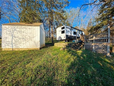 Enjoy lake living at its best with this ready-to-go waterfront - photo 8