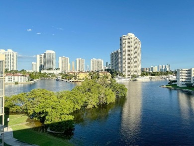 Little Maule Lake Condo For Sale in Aventura Florida