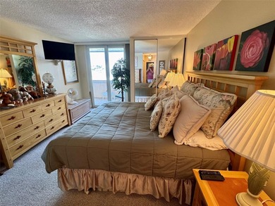 Enjoy direct water views from every room of the pool, marina and - photo 11