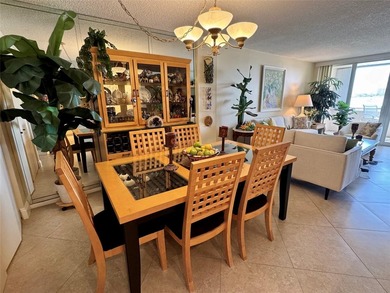 Enjoy direct water views from every room of the pool, marina and - photo 14