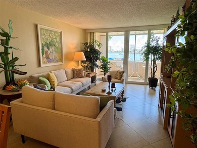 Enjoy direct water views from every room of the pool, marina and - photo 15