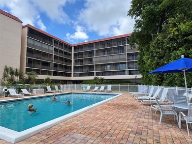 Enjoy direct water views from every room of the pool, marina and - photo 19