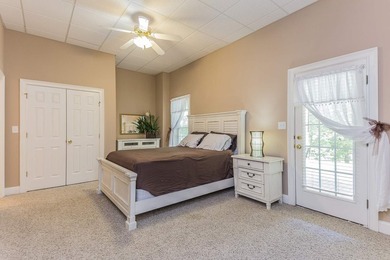 A unique combination of luxury, comfort, grandeur, privacy and - photo 31