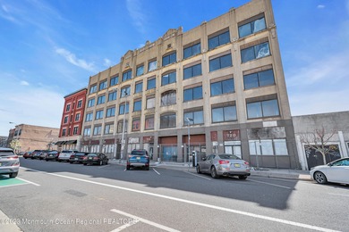 PERFECT OPPORTUNITY ZONE INVESTMENT: This downtown building is - photo 3