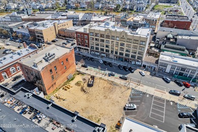 PERFECT OPPORTUNITY ZONE INVESTMENT: This downtown building is - photo 4