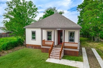 Lake Pontchartrain Home For Sale in New Orleans Louisiana