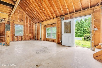Endless potential in this 4-bedroom, 1.5-bath home offering a - photo 4