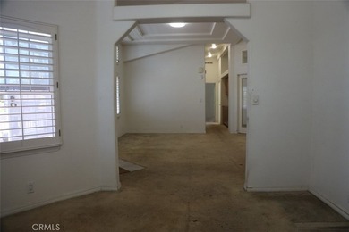 Great opportunity to own a spacious 3-bedroom, 2-bath - photo 12