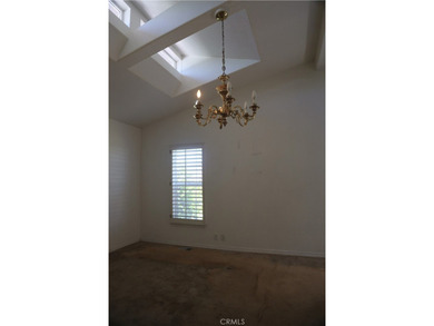 Great opportunity to own a spacious 3-bedroom, 2-bath - photo 17