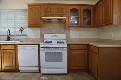 Great opportunity to own a spacious 3-bedroom, 2-bath - photo 25