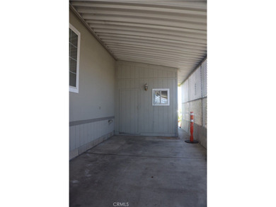 Great opportunity to own a spacious 3-bedroom, 2-bath - photo 36