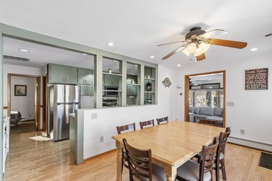 Charming 4+ bedroom lakefront home on Lake Delton offers 115' of - photo 5