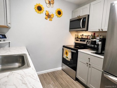 Beautiful Greenbriar completely renovated in 2022 with new - photo 6