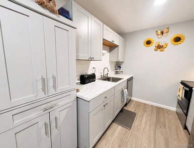 Beautiful Greenbriar completely renovated in 2022 with new - photo 7