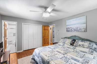 Updated & move-in ready: spacious, well-maintained 4-bedroom - photo 14