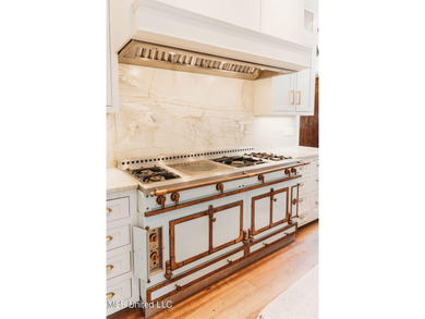 Charm, character, and craftsmanship on Historic Grand Boulevard! - photo 14