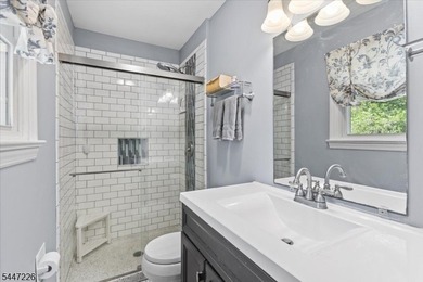 Updated & move-in ready: spacious, well-maintained 4-bedroom - photo 15