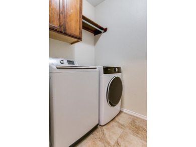 Discover this charming 3-bedroom, 2-bathroom home located in the - photo 15