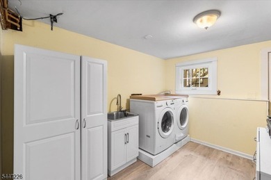 Updated & move-in ready: spacious, well-maintained 4-bedroom - photo 24