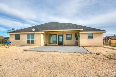 Discover this charming 3-bedroom, 2-bathroom home located in the - photo 29