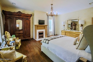 Charm, character, and craftsmanship on Historic Grand Boulevard! - photo 40