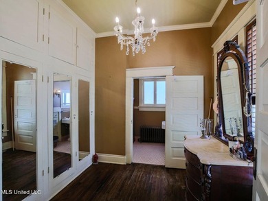 Charm, character, and craftsmanship on Historic Grand Boulevard! - photo 41