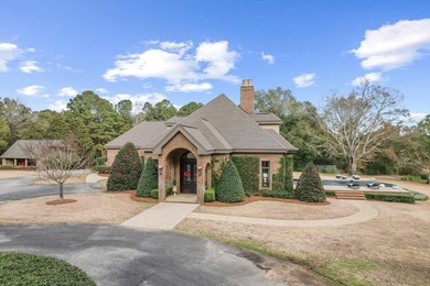Just nine miles from The Circle, this extraordinary 72 acre - photo 2
