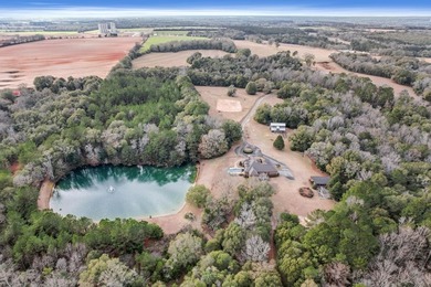 Just nine miles from The Circle, this extraordinary 72 acre - photo 4