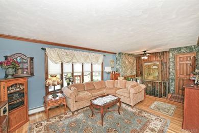 Welcome to 1989 Charles Street located in Bellmore on the - photo 7