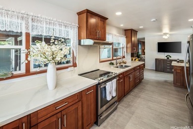Discover a rarely available mid-century modern retreat in - photo 2
