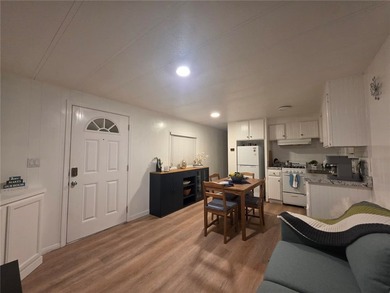 Welcome to Surf City Cottages - Coastal Living at Its Finest! - photo 6