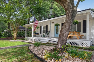 BACK ON THE MARKET AT NO FAULT OF THE SELLERS! BUYER CHANGED - photo 2