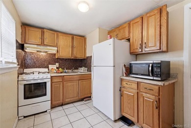 Welcome to this spacious hi-ranch in Bay Shore, offering endless - photo 18