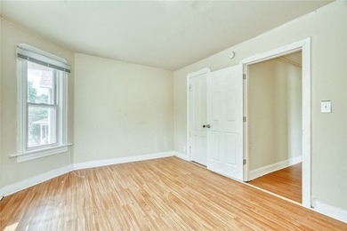 Fantastic opportunity to own a spacious 3-bedroom, 2-bath home - photo 23