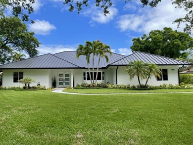 Welcome to this reimagined 4-bedroom, 3-bathroom, pool home in - photo 2