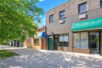 Prime mixed-use property located along the bustling Metropolitan - photo 2
