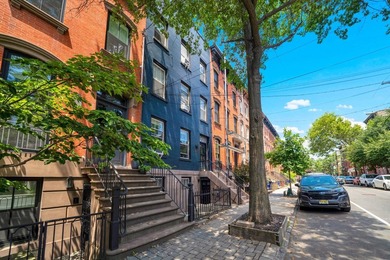 Welcome to this stunning and spacious 1-bedroom, 1-bath ground - photo 3