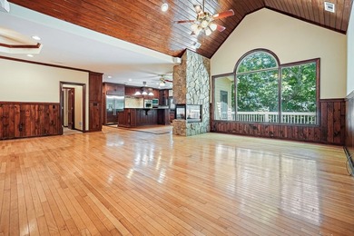Welcome home to this thoughtfully designed 3BR/3BA residence - photo 11