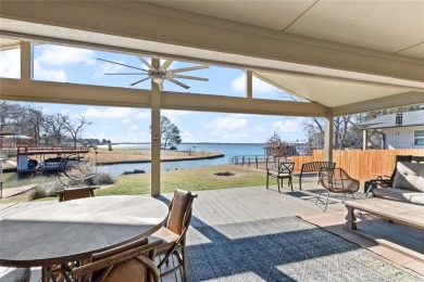 Beautifully renovated beach style lake house with million dollar - Lake Home For Sale in Gun Barrel City, Texas