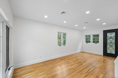 Welcome to this beautifully renovated Tudor, ideally located in - photo 15