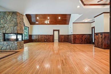 Welcome home to this thoughtfully designed 3BR/3BA residence - photo 15