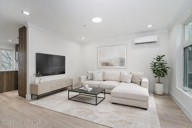 Luxury New Construction in Grymes Hill Introducing a newly - photo 17