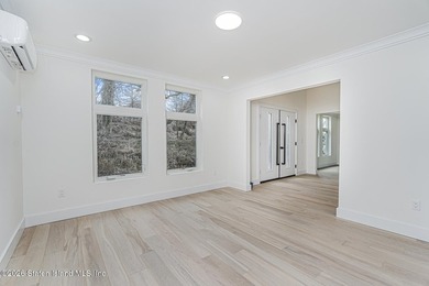 Luxury New Construction in Grymes Hill Introducing a newly - photo 18