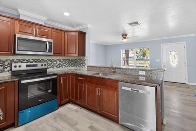 This Beautiful 2 Bedroom 2 Bath Dual Primary has an amazing - photo 20